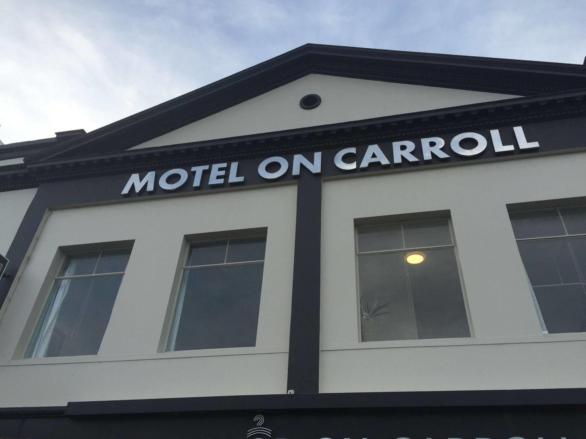 Motel On Carroll Dunedin Exterior photo